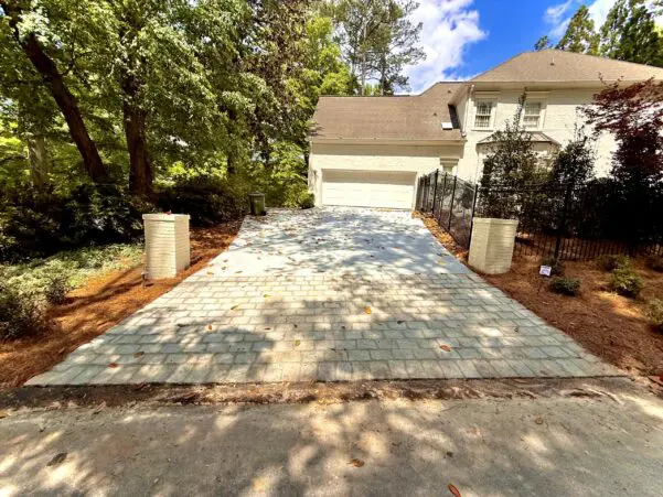 2560