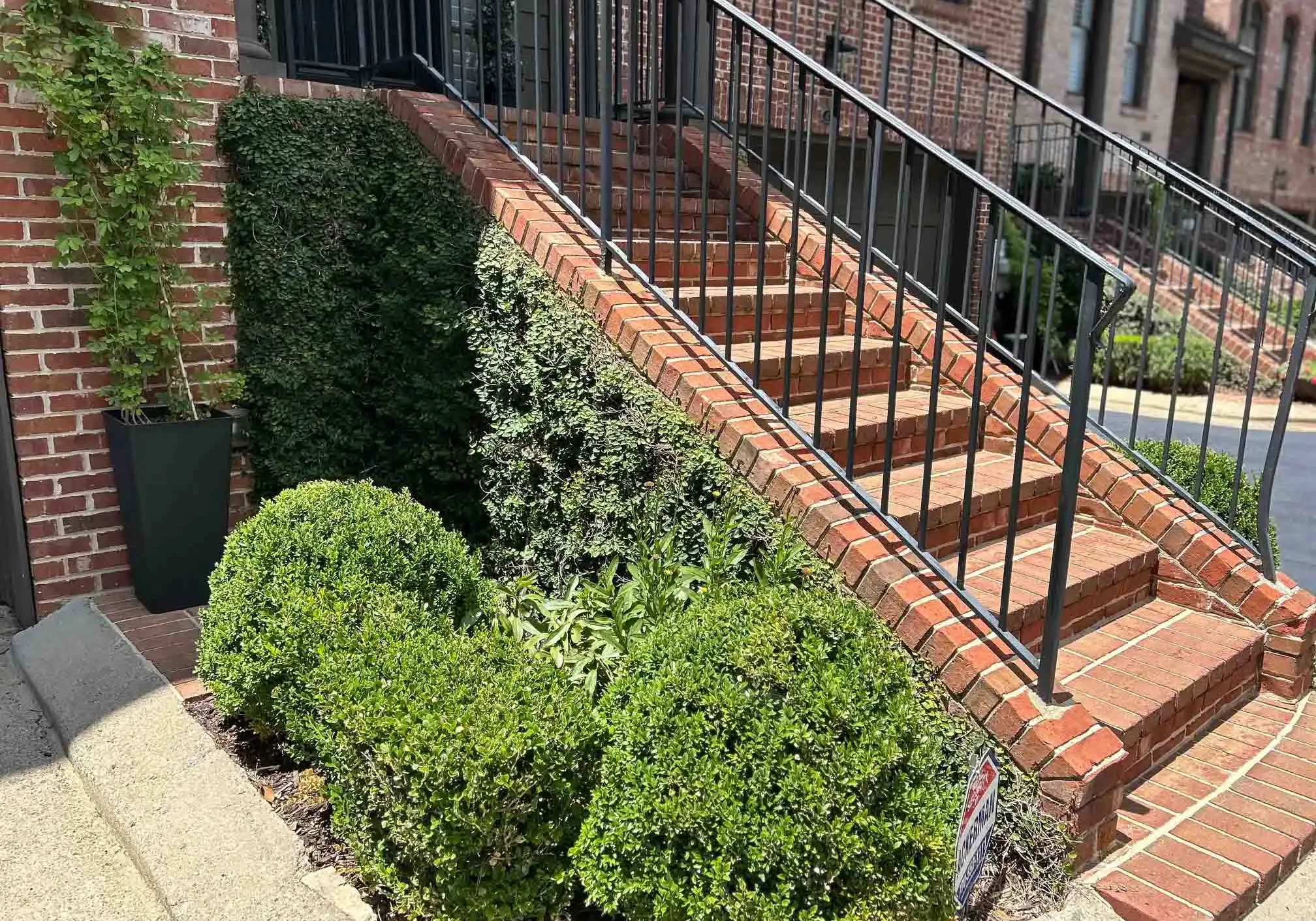 sandy-springs-ga-commercial-landscape-maintenance2